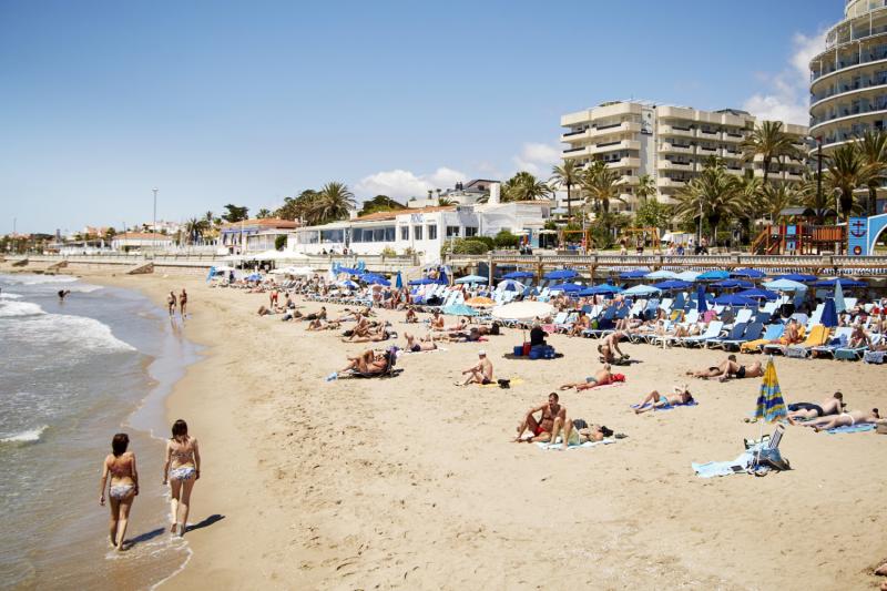 Platja de la Bassa Rodona — Beaches in Sitges
