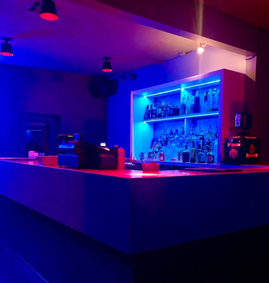 Blur Bar photo 4