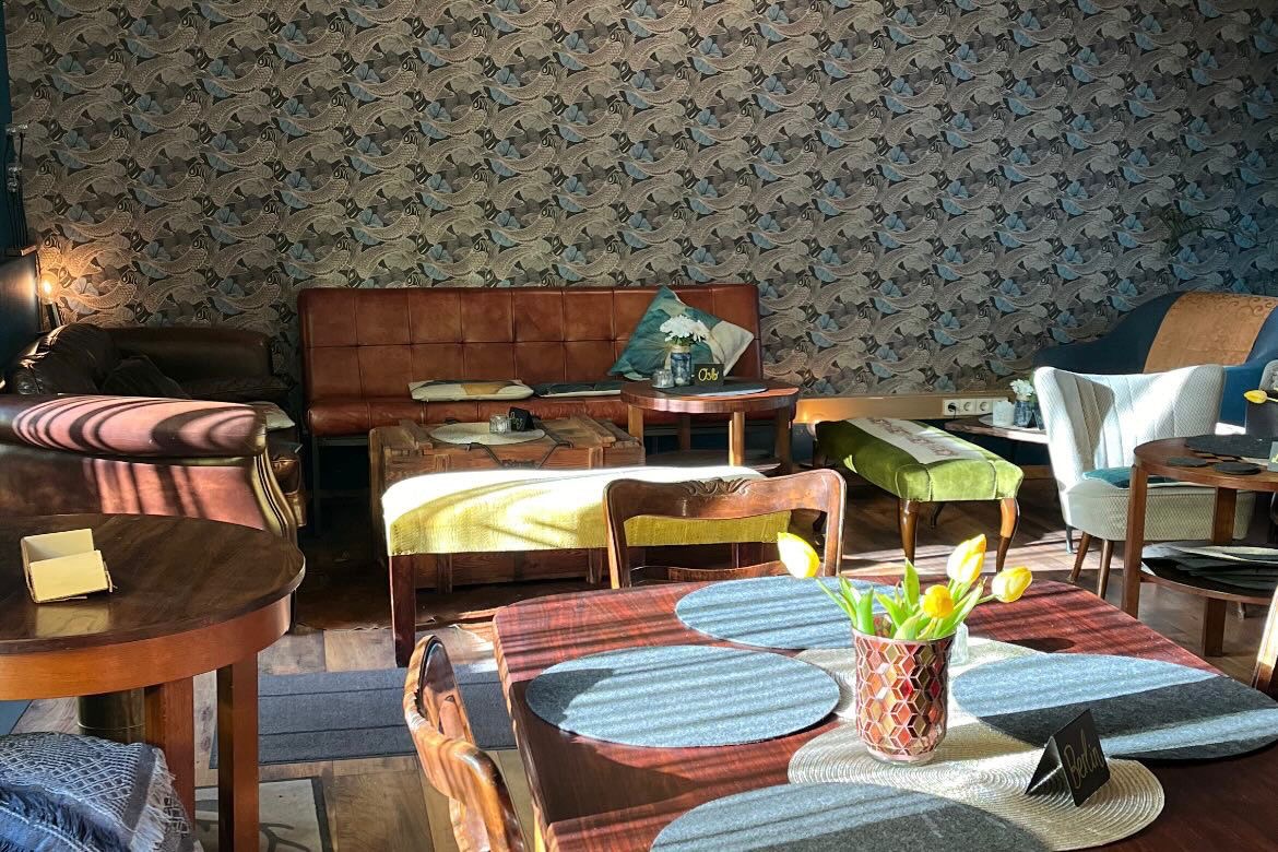 Secondhand & Café Gold — Cafe in Leipzig
