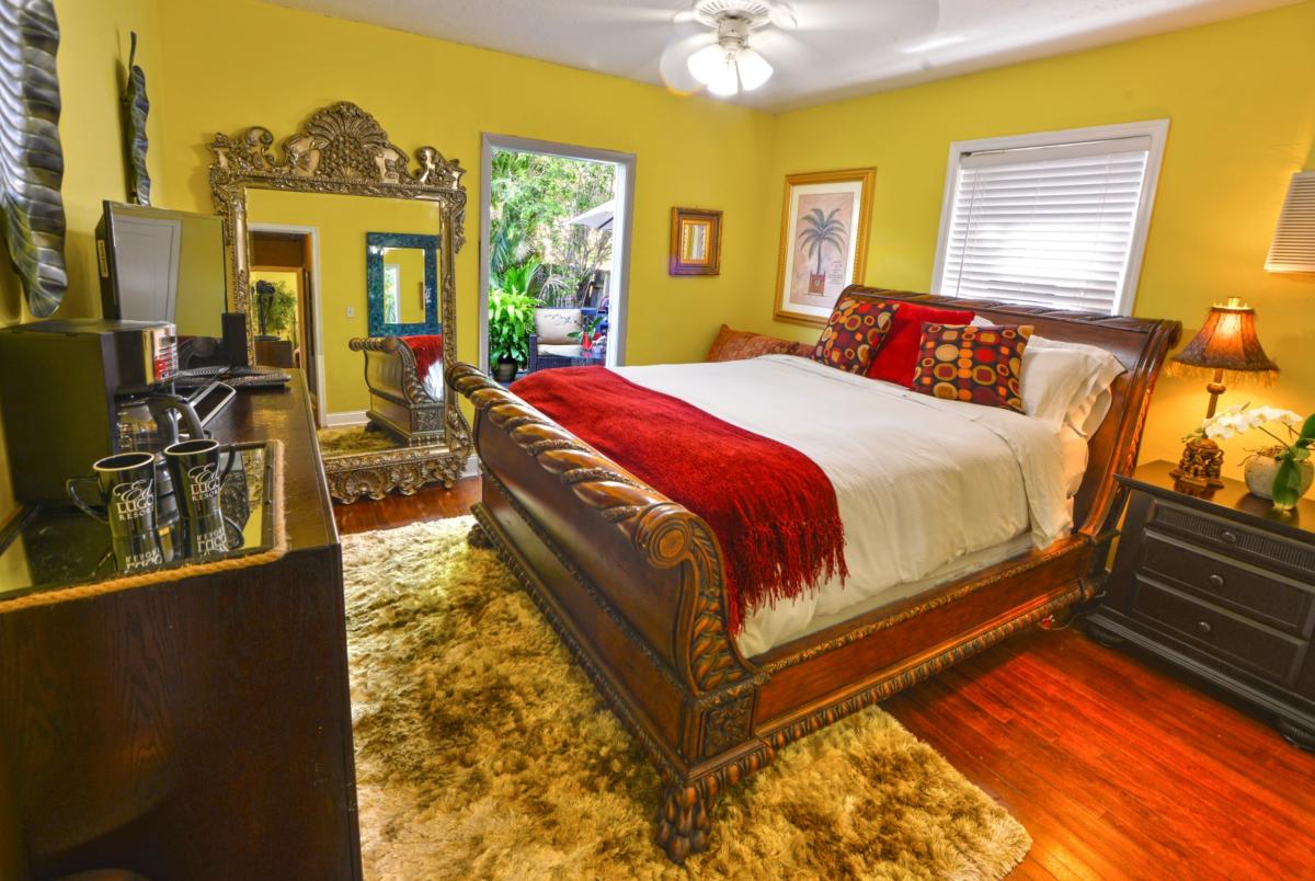 Ed Lugo Resort — Accommodation in Fort Lauderdale