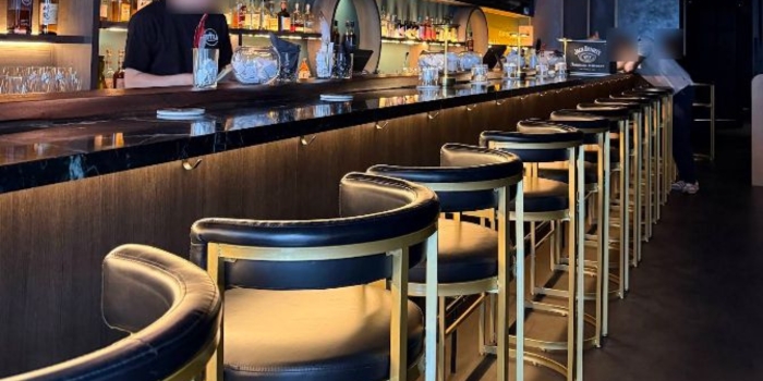 Goodbye, Alibi in Singapore
