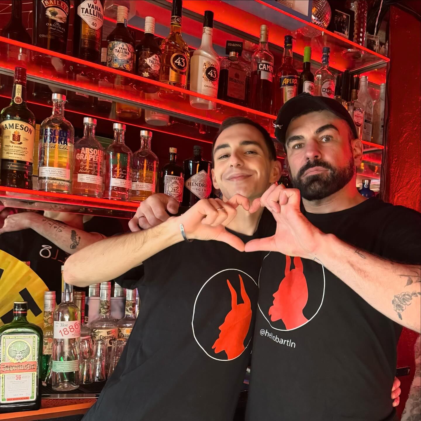 HELLo! Bar
