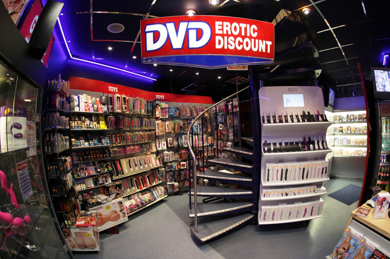 MAX-EROTIC-STORE — Shopping in Stuttgart
