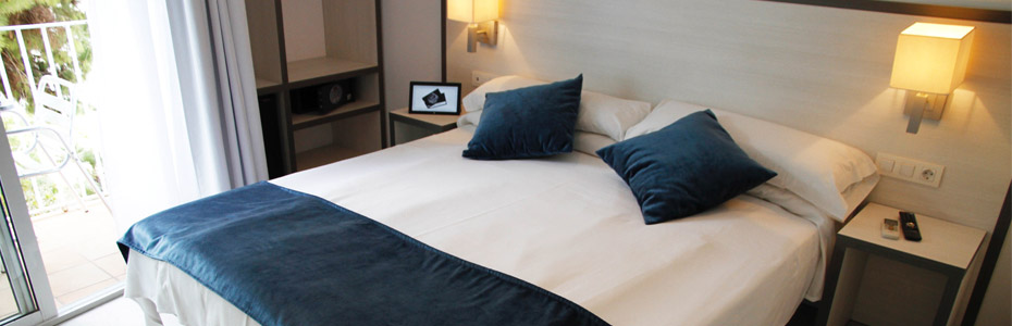 Parrots Sitges Hotel — Accommodation in Sitges