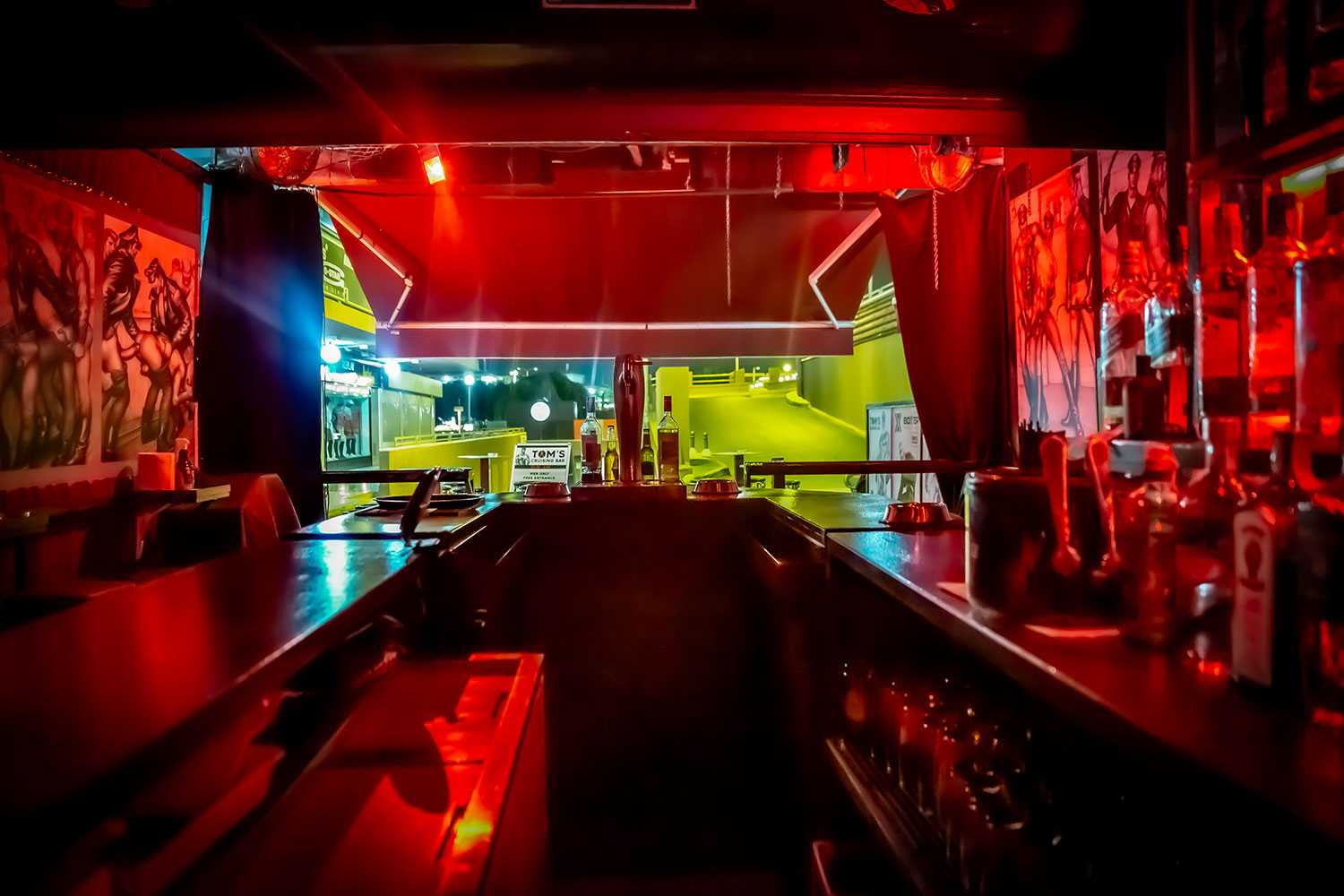 Tom's Cruising Bar photo 3
