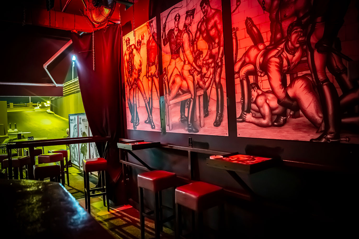 Tom's Cruising Bar photo 2