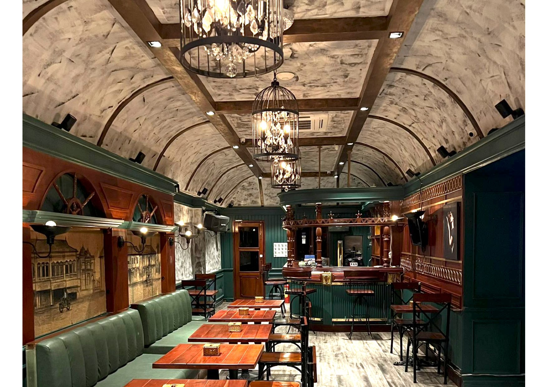 Toolbox Bar — Bars in Phnom Penh